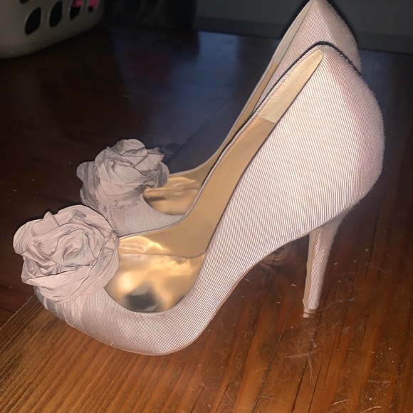 Badgley Mischka Shoes-NEW NEVER WORN size 9 - Picture 2 of 3